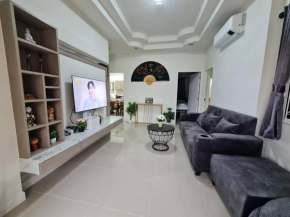 Perfect Home 15 mins from airport